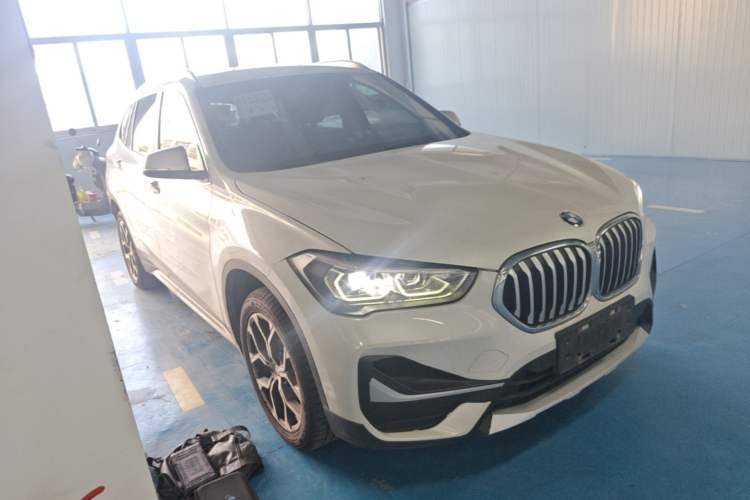 Used BMW X1 2022 sDrive20Li Fashion Model Front Right 45 Deg