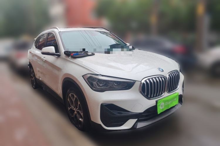 Used BMW X1 2022 sDrive25Li Leading Model Front Right 45 Deg