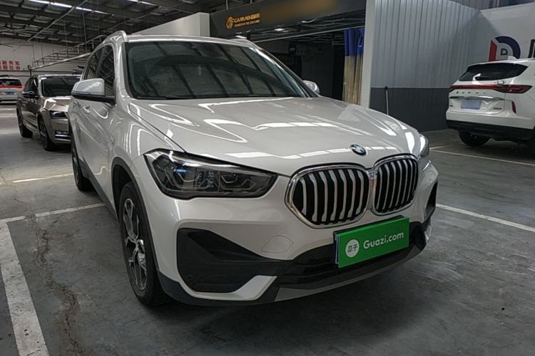 Used BMW X1 2022 sDrive25Li Leading Model Front Right 45 Deg