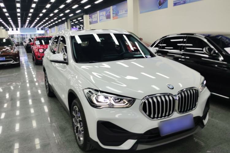 Used BMW X1 2022 sDrive25Li Leading Model Front Right 45 Deg