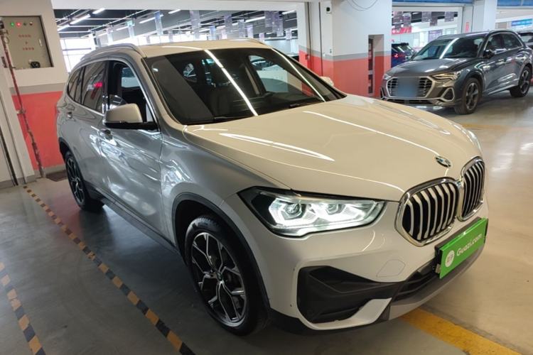 Used BMW X1 2022 sDrive25Li Leading Model Front Right 45 Deg