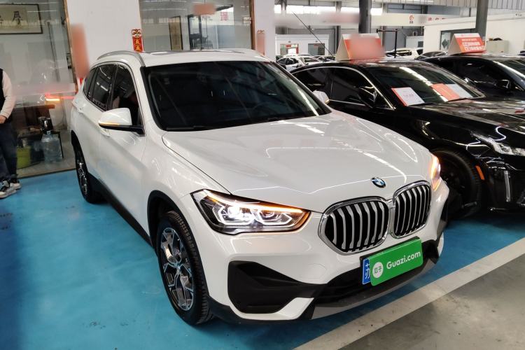 Used BMW X1 2022 sDrive25Li Leading Model Front Right 45 Deg