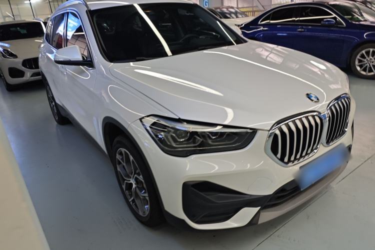 Used BMW X1 2022 sDrive25Li Leading Model Front Right 45 Deg