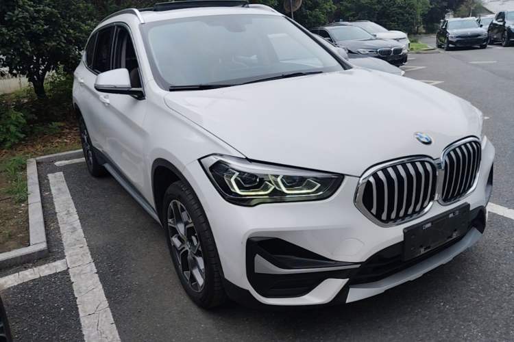 Used BMW X1 2022 sDrive20Li Fashion Model Front Right 45 Deg