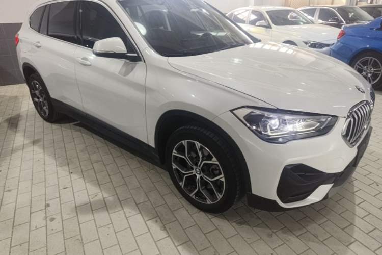 Used BMW X1 2022 sDrive25Li Leading Model Front Right 45 Deg