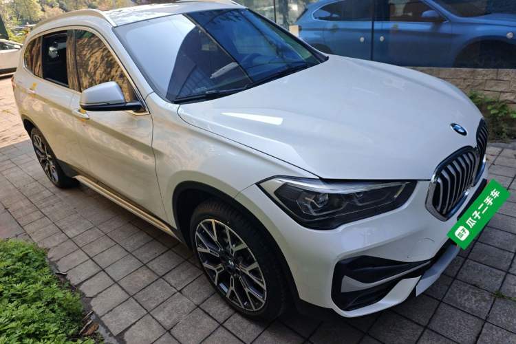 Used BMW X1 2022 Updated xDrive25Li Premium Edition Front Right 45 Deg