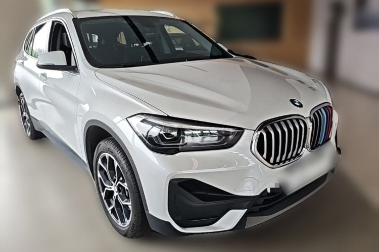 Used BMW X1 2022 sDrive25Li Leading Model Front Right 45 Deg