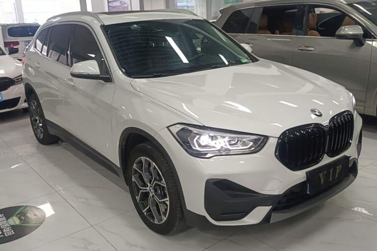 Used BMW X1 2022 sDrive25Li Leading Model Front Right 45 Deg