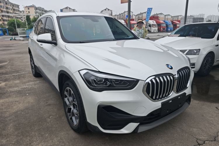 Used BMW X1 2022 sDrive25Li Leading Model Front Right 45 Deg