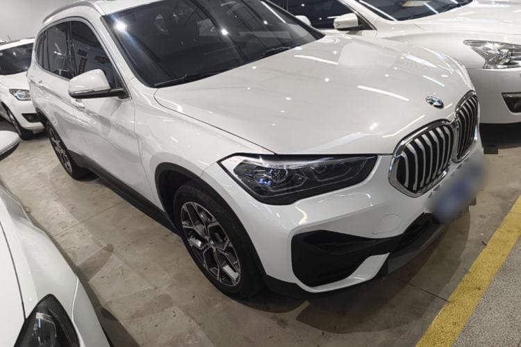 Used BMW X1 2022 sDrive25Li Leading Model Front Right 45 Deg