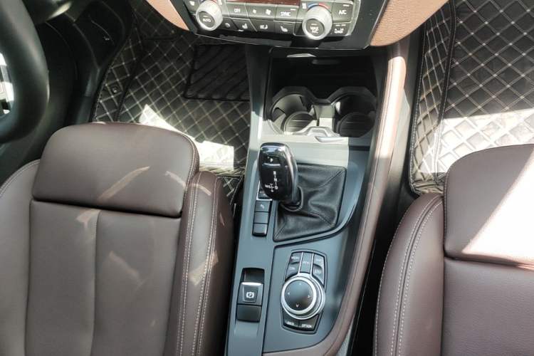 Used BMW X1 2022 sDrive25Li Leading Model Gear Lever