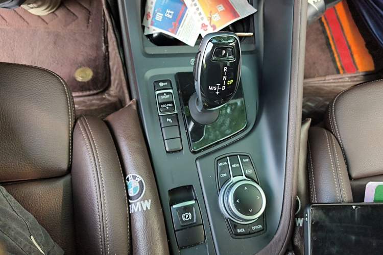 Used BMW X1 2022 sDrive25Li Leading Model Gear Lever