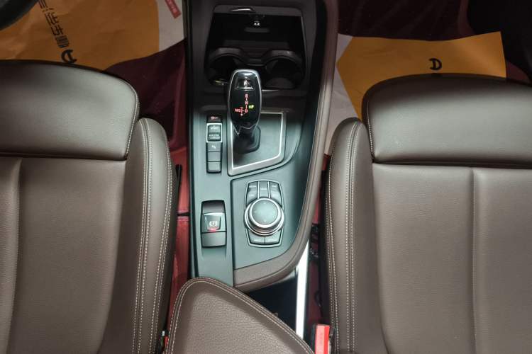 Used BMW X1 2022 sDrive25Li Leading Model Gear Lever