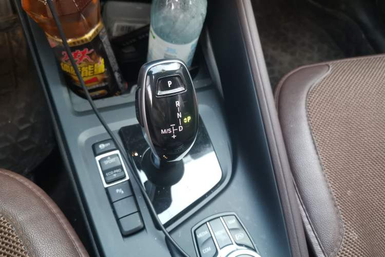 Used BMW X1 2022 sDrive25Li Leading Model Gear Lever