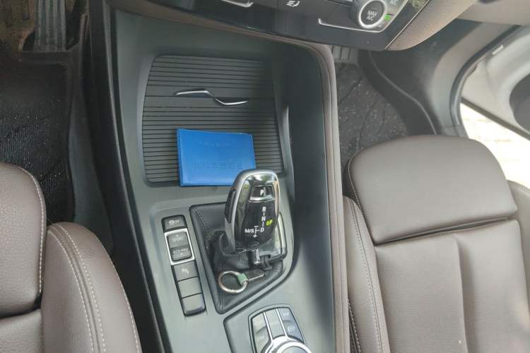 Used BMW X1 2022 sDrive25Li Leading Model Gear Lever