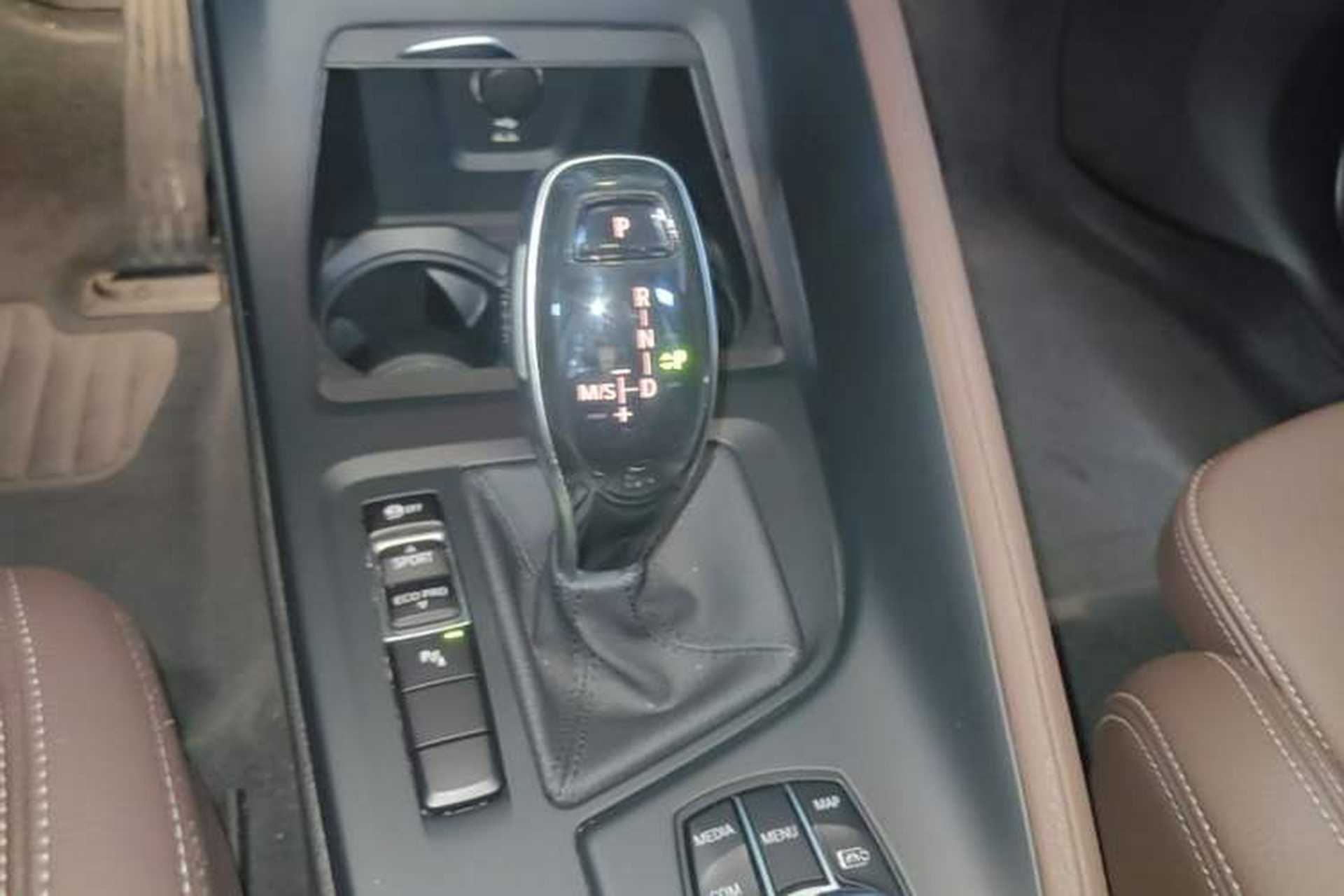 Used BMW X1 2022 sDrive25Li Leading Model Gear Lever