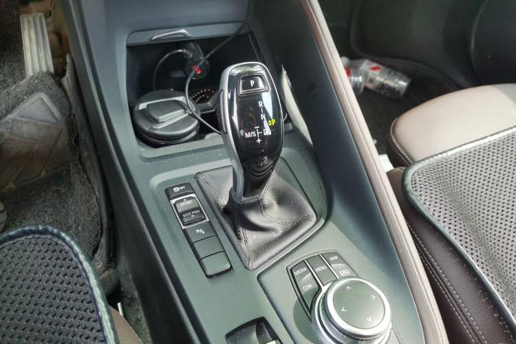 Used BMW X1 2022 sDrive25Li Leading Model Gear Lever