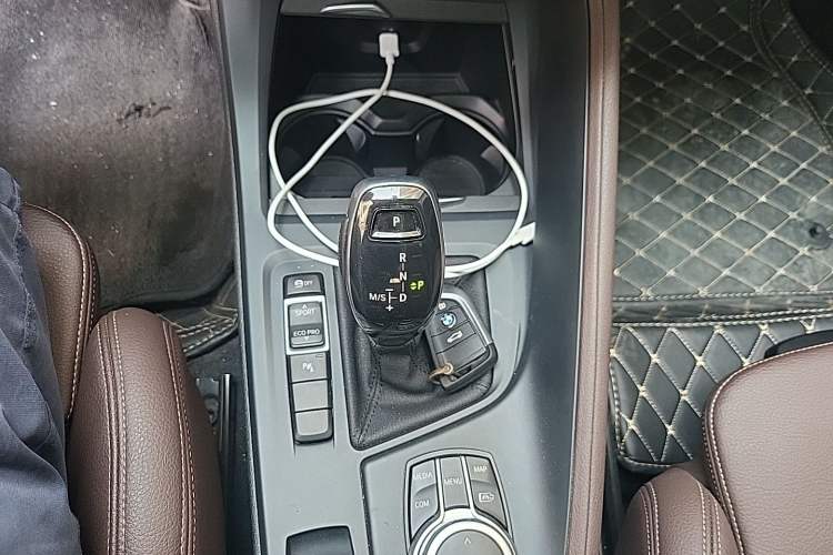 Used BMW X1 2022 sDrive25Li Leading Model Gear Lever