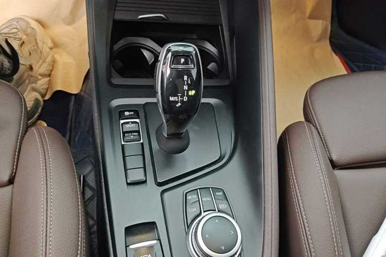 Used BMW X1 2022 sDrive25Li Leading Model Gear Lever
