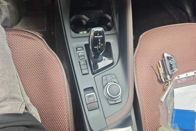 Used BMW X1 2022 sDrive25Li Leading Model Gear Lever