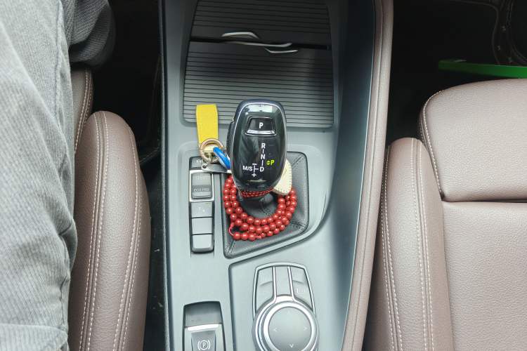 Used BMW X1 2022 sDrive25Li Leading Model Gear Lever