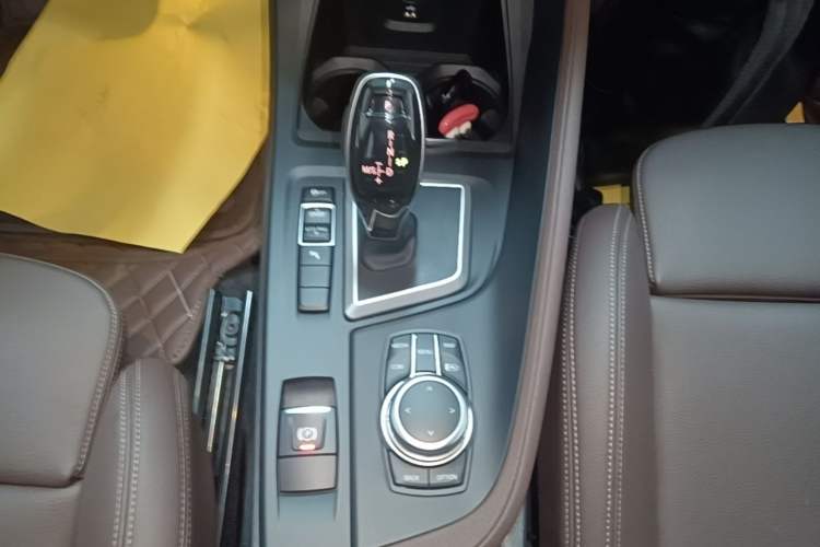 Used BMW X1 2022 sDrive25Li Leading Model Gear Lever