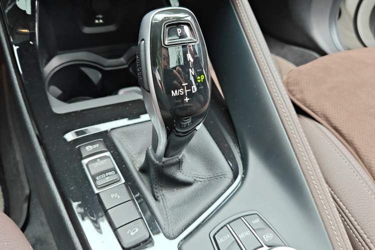 Used BMW X1 2022 xDrive25Li Luxury Model Gear Lever