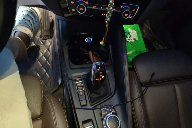 Used BMW X1 2022 sDrive25Li Leading Model Gear Lever