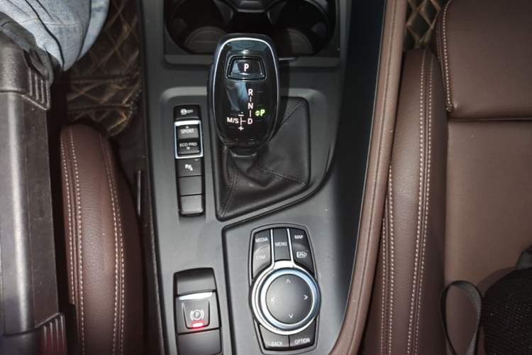 Used BMW X1 2022 sDrive25Li Leading Model Gear Lever