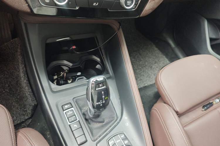 Used BMW X1 2022 sDrive25Li Leading Model Gear Lever