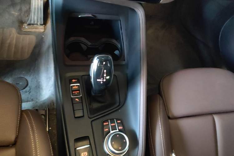 Used BMW X1 2022 sDrive25Li Leading Model Gear Lever