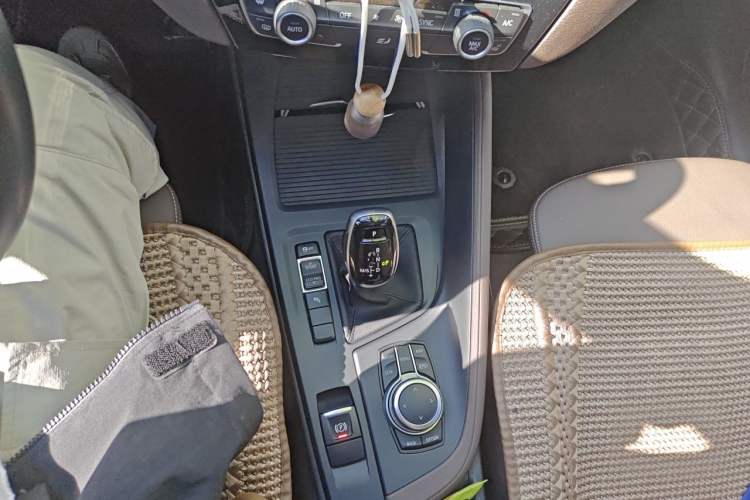 Used BMW X1 2022 sDrive25Li Leading Model Gear Lever