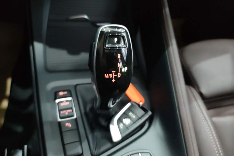 Used BMW X1 2022 sDrive25Li Leading Model Gear Lever