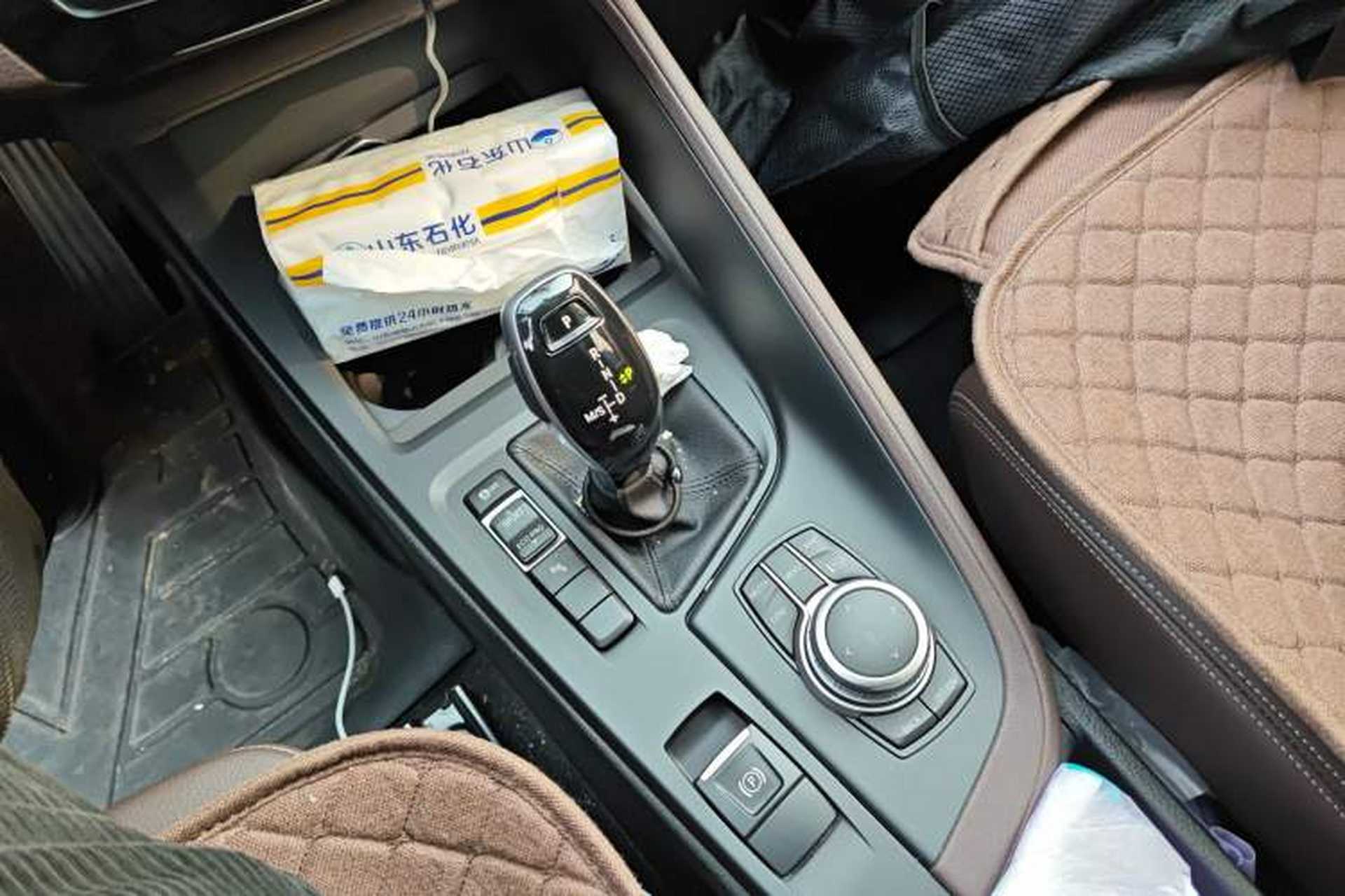Used BMW X1 2022 sDrive25Li Leading Model Gear Lever