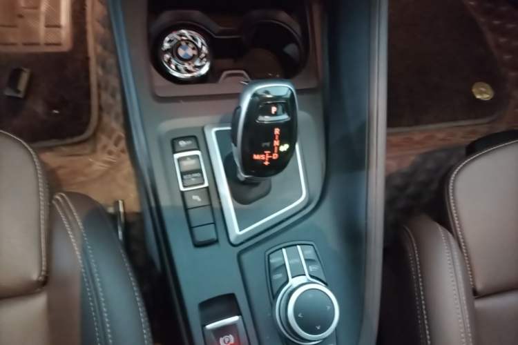 Used BMW X1 2022 sDrive25Li Leading Model Gear Lever