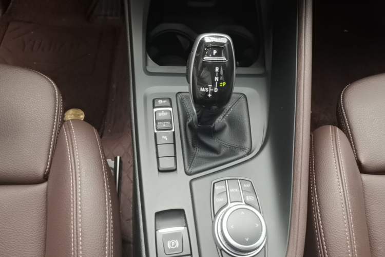 Used BMW X1 2022 sDrive25Li Leading Model Gear Lever