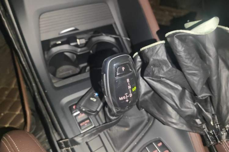 Used BMW X1 2022 sDrive25Li Leading Model Gear Lever