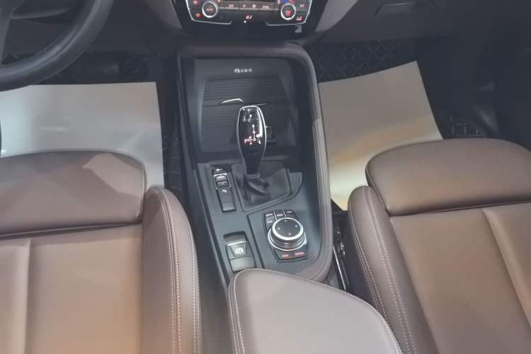 Used BMW X1 2022 sDrive25Li Leading Model Gear Lever