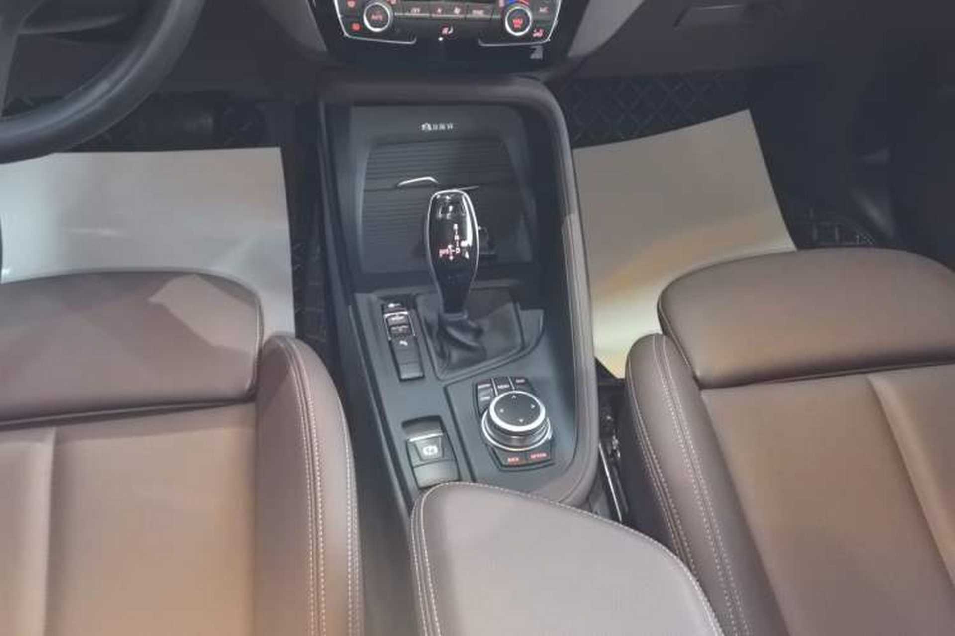Used BMW X1 2022 sDrive25Li Leading Model Gear Lever