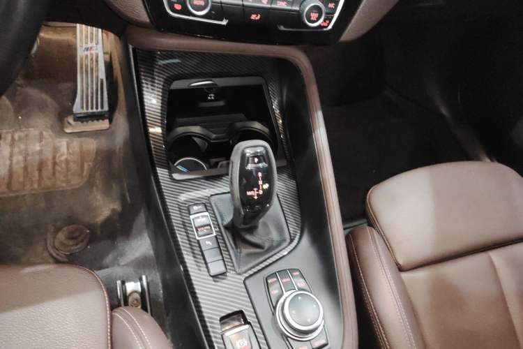Used BMW X1 2022 sDrive25Li Leading Model Gear Lever