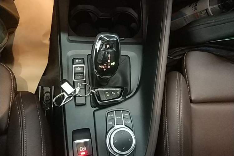 Used BMW X1 2022 sDrive25Li Leading Model Gear Lever