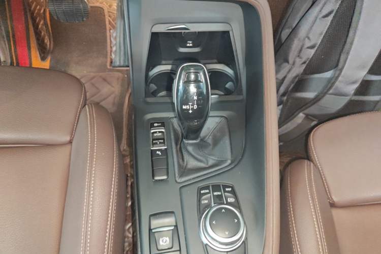 Used BMW X1 2022 sDrive25Li Leading Model Gear Lever