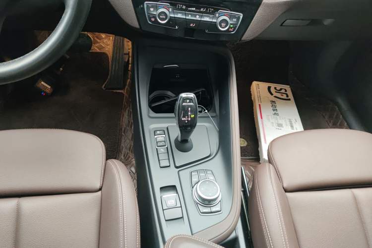 Used BMW X1 2022 sDrive25Li Leading Model Gear Lever