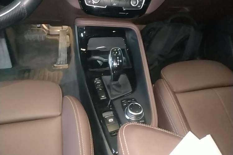 Used BMW X1 2022 Updated xDrive25Li Premium Edition Gear Lever