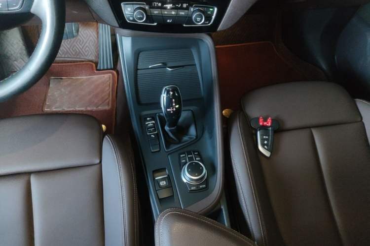 Used BMW X1 2022 sDrive25Li Leading Model Gear Lever