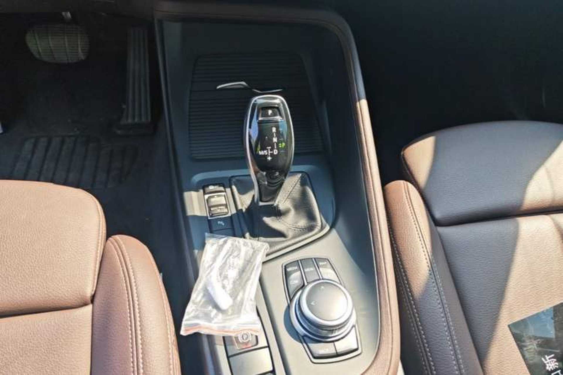 Used BMW X1 2022 sDrive25Li Leading Model Gear Lever