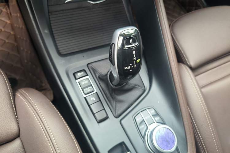 Used BMW X1 2022 sDrive25Li Leading Model Gear Lever