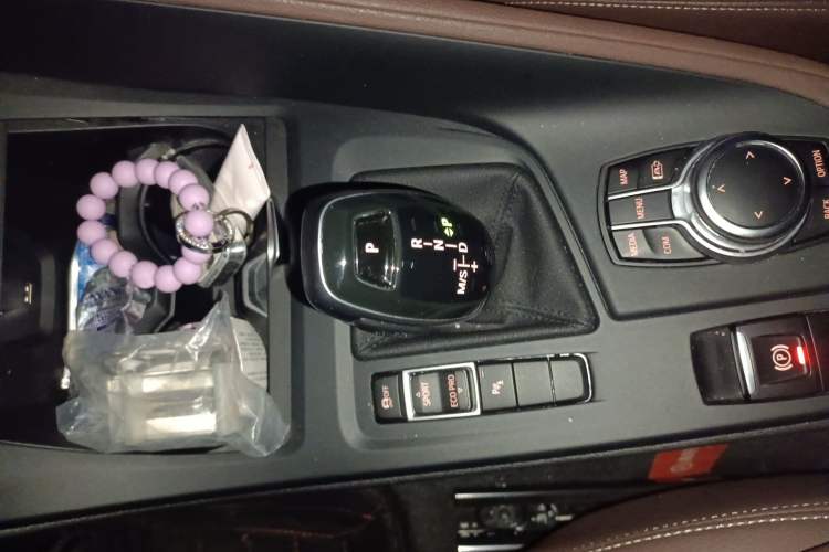 Used BMW X1 2022 sDrive25Li Leading Model Gear Lever