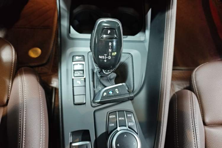 Used BMW X1 2022 sDrive25Li Leading Model Gear Lever