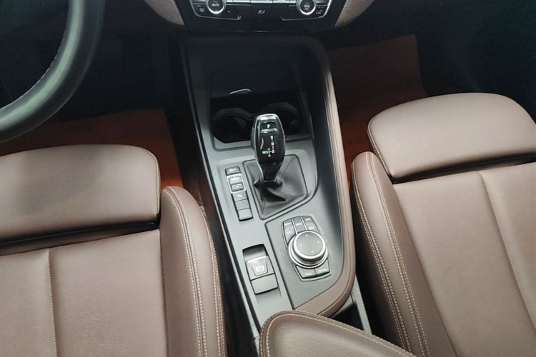 Used BMW X1 2022 sDrive25Li Leading Model Gear Lever